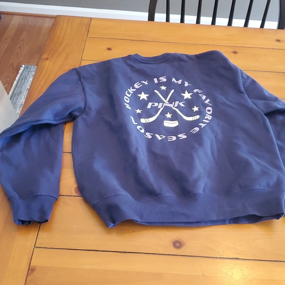 Victoria's Secret PINK crewneck Sweatshirt - Picture 6 of 8